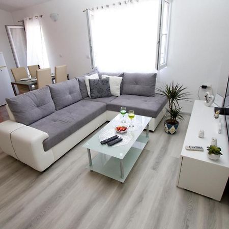 Apartment Toni Makarska Exterior photo